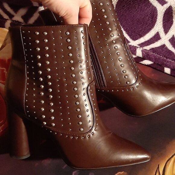 BCBGENERATION brown heel boots, size 8B - Picture 1 of 9